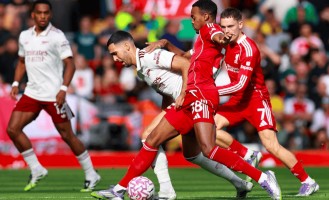 1-0！英超惨烈焦点战：3大核心伤退 任意球世界波 10.5亿豪门登顶