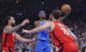 MVP回归！亚历山大全场砍下35+5+5率队险胜火箭
