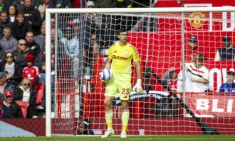 转会风暴！曼联6000万抢马丁内斯，切尔西盯上加纳乔，皇马豪掷6900万