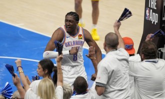 双核！亚历山大31+10稳定输出 杰威轰生涯新高