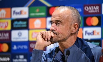 摩纳哥主帅许特尔下课：战术失误与更衣室管理的双重危机